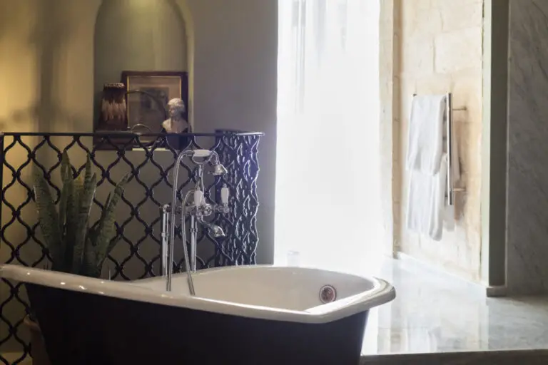 How Much Does a Cast Iron Bathtub Weigh? 57 Examples