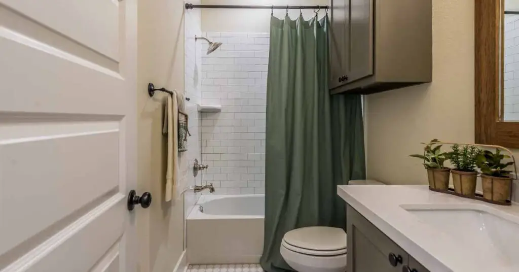 Does Shower Curtain Go Inside Bathtub?