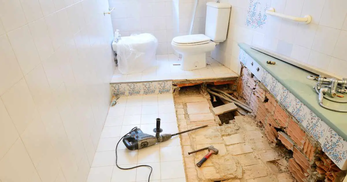 Can you remove bathroom floor without removing toilet?