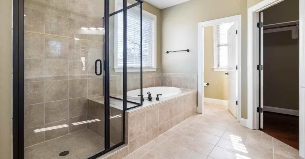 8 Methods to stop water splashing under sliding shower door