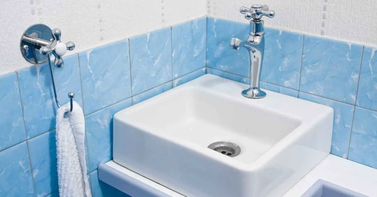 Can I Replace an Oval Bathroom Sink With Square?