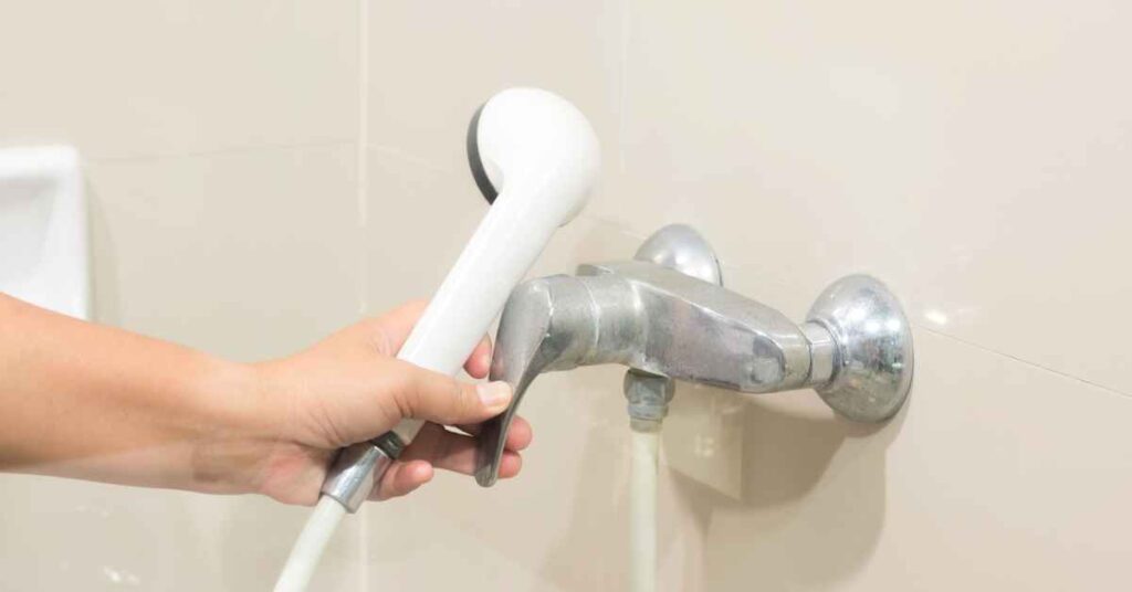 why-is-shower-faucet-hard-to-turn-causes-solutions