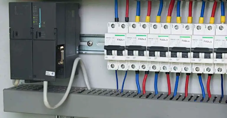 Why Does My Bathroom Breaker Keep Tripping? (Solved)